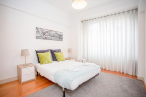 Liiiving in Porto | Light Spacious Apartment